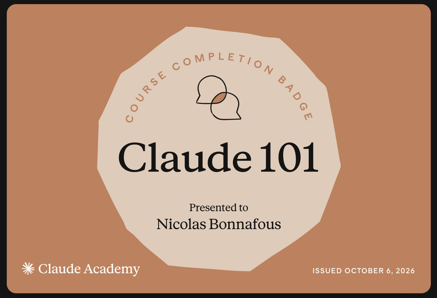 Badge de réussite Claude 101 présenté à Nicolas Bonnafous